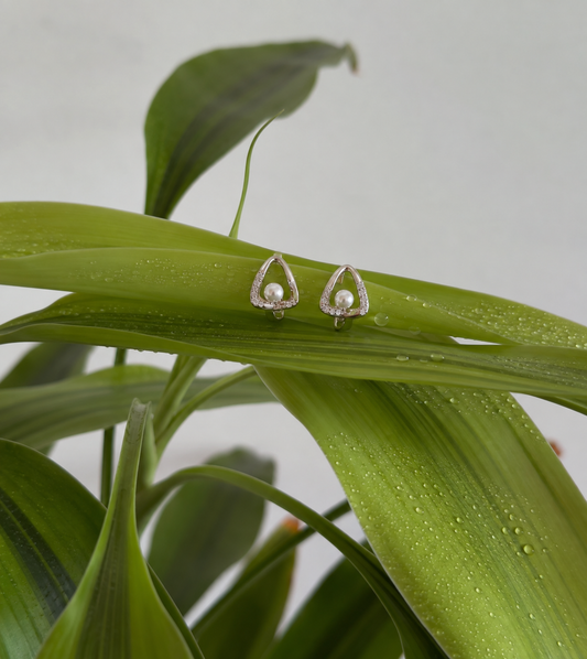 Velora Pearl Studs